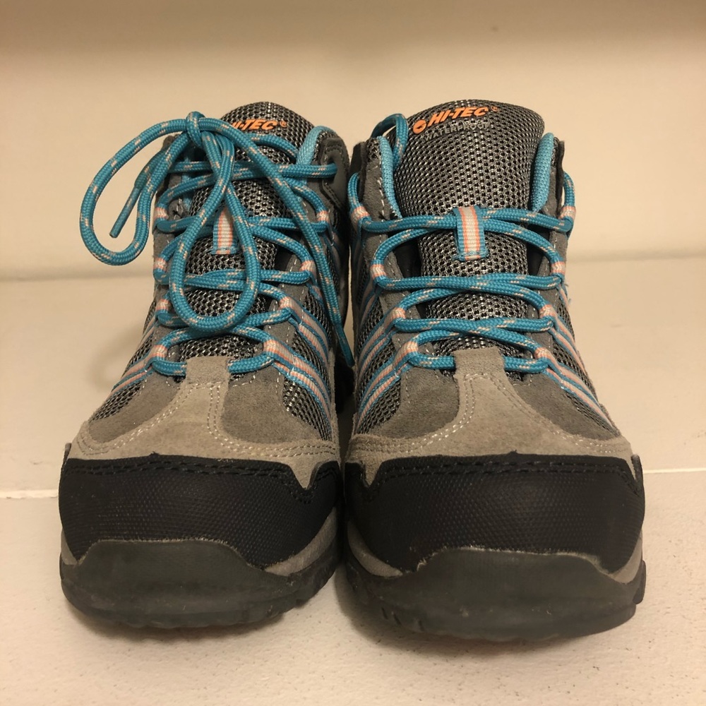 Hi-Tec Girls Hiking Boots- like new- like Keens